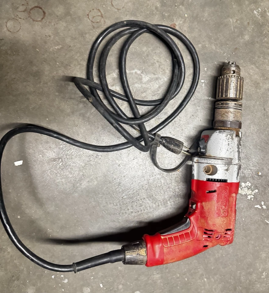 Broca de martelo Milwaukee Magnum 5374-1, 1/2" velocidade variável com fio feita nos EUA. - Imagem 1 de 4