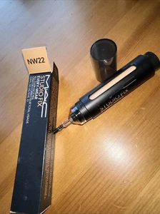 MAC Studio Fix Every Wear All Over Face Pen NW22 Full sz. 2 in 1 New Authentic - Picture 1 of 8