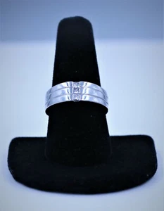 10KT WHITE GOLD AND DIAMOND WEDDING BAND - Picture 1 of 4