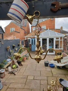 Lámpara de techo estilo victoriano de latón con desplazamiento armada - Imagen 1 de 8