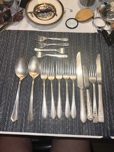 15 Vintage verschiedene gemischte Silberbesteck Lot Gabeln Messer Löffel Oneida - Bild 1 von 5
