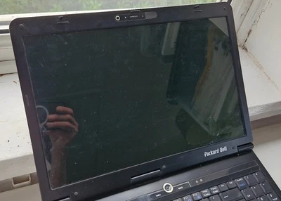 Packard Bell EasyNote ALP-Ajax C3 15.6" Laptop, Intel Celeron 1.7GHz, no charger - Image 1 of 4