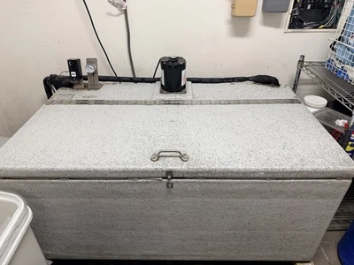 Esta es una máquina de bloques de hielo de glucosa de grado alimenticio. Usado y fabricado por Delta Ice. usado Foto 1 de 4