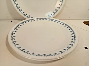 Corelle Livingware Snowflake Blue Garland Luncheon Plates 8.5" Lot of 3 Vintage - Picture 1 of 9
