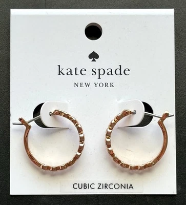 🆕 Pendientes de aro Kate Spade de oro rosa con delicado diseño de circonitas cúbicas Foto 1 de 4