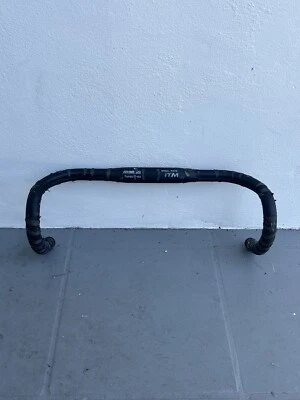 Manillar de carretera ITM Mantis Drop Classic 46 cm 31,8 ø aleación anatómica 7075 Italia Foto 1 de 4