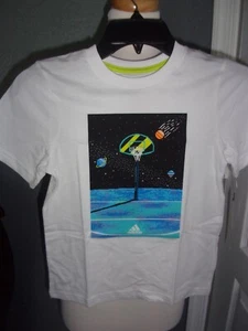 Adidas Boys Graphic White T-Shirt Size 6 NEW - Picture 1 of 2