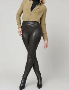 Pantalones ajustados al tobillo Spanx nuevos con etiquetas de cuero sintético talla pequeña de lujo negros 26" W 27" L - Imagen 1 de 6