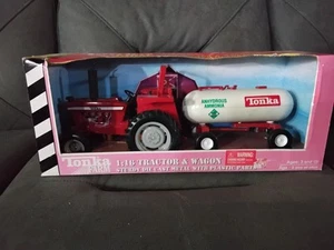 Tonka Farm Tractor / Wagon Die Cast Metal And Plastic - Picture 1 of 4