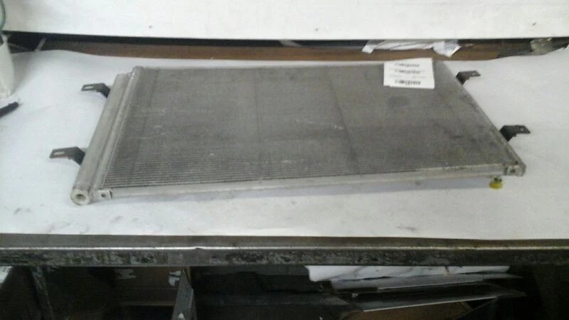 Condensador de aire acondicionado Ford Edge 07-10 Foto 1 de 4