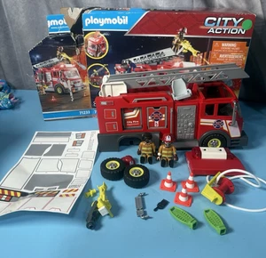Playmobil City Action Set 71233 Fire Truck with Flashing Lights Sounds - Picture 1 of 11