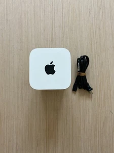 Apple A1470 EMC2635 Airport Extreme 5th Generatin Time Capsule 2TB W/Power Cable - Picture 1 of 11