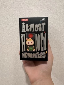 Pop Mart - I Mostri - Personaggi Serie Quasi Nascosti 100% Autentici - Blind Box - Foto 1 di 3