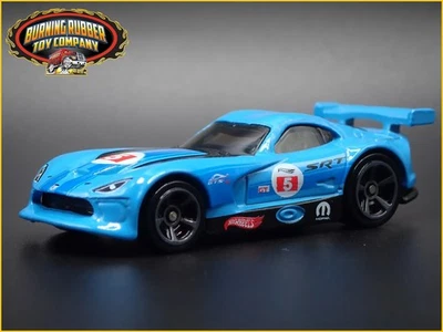 2013-2017 DODGE Viper Gts-R 1/64 Scala da Collezione Diorama Modellino Auto - Immagine 1 di 4