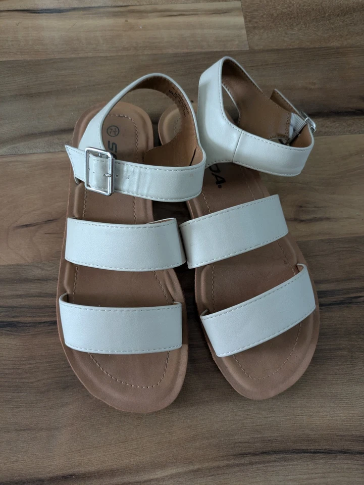 Women's Soda Brand Sandals Size 7  1/2. Color Is Off-white/ Beige Foto 1 de 1