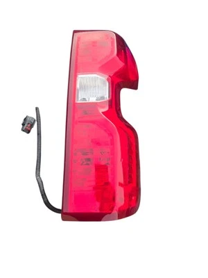 Chevy Silverado 1500 2019-2022 montaje de luz trasera halógena pasajero derecho OEM  Foto 1 de 4