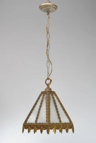 SINGLE SOCKET BRASS PORCH LIGHT LANTERN WITH GLUE CHIP GLASS SHADE Cover