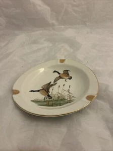 MALLARD DUCKS OVER POND VINTAGE Collectible Ashtray - Picture 1 of 3