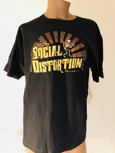 Nueva Camiseta Greetings From SOCIAL DISTORTION 2XL NUEVA SIN ETIQUETAS Mike Ness Skelly EST 1979 - Imagen 1 de 12