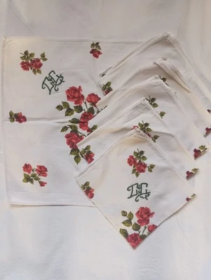 Lot de 6 Serviettes de table assorties anciennes roses et broderie - Photo 1/4