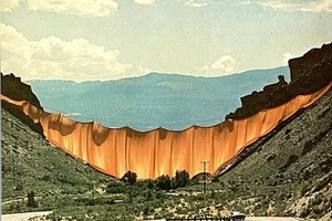 CHRISTO (1935-2020) Christo: Valley Curtain 1970-72 Art Photo Print Card - Picture 1 of 5