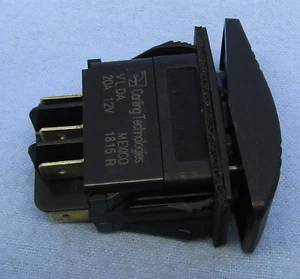 Philmore 30-16575 DPDT (ON)- OFF-(ON) 12V DC Blue IP67 Sealed Rocker 20A@12V DC - Picture 1 of 1