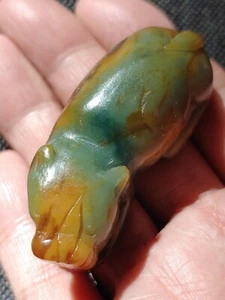 绿田黄石雕小卧狗挂坠 Vintage Chinese Green Tianhuang Shoushan Stone Puppy Figurine Pendant - Picture 1 of 24