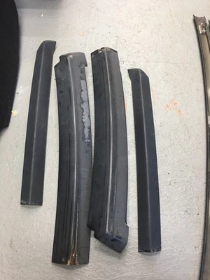 1983 1993 FORD MUSTANG CONVERTIBLE WINDSHIELD TOP TRIM 83-93 Foto 1 de 4