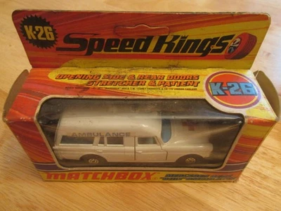 Ambulancia Matchbox Speed Kings K-26 Mercedes Benz "Binz" con camilla y caja Foto 1 de 4