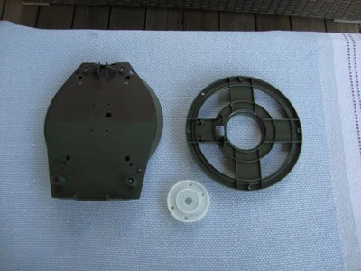 1:6 M5 Stuart RC Tank by 21st Century Toys Turret Mount and Gear Sprocket Assy - Image 1 of 4