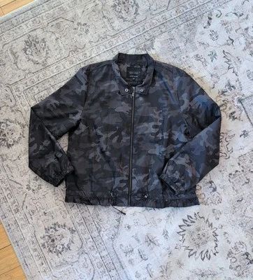 Chaqueta cortavientos Sanctuary camuflada talla L lluvia ligera cremallera recortada bombardero  Foto 1 de 4