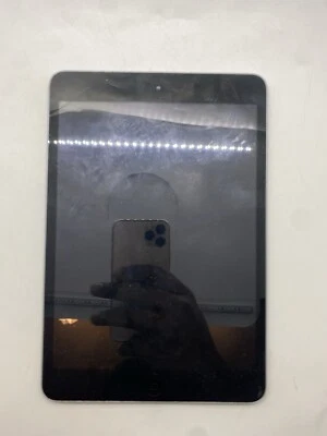 Apple iPad A1432 Tablet LOCKED - SPARES AND REPAIRS Turns On - Image 1 of 4