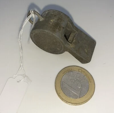 ANCIEN  SIFFLET ALUMINIUM - Photo 1/2