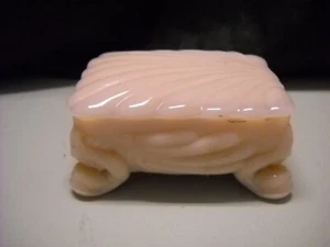 Caja de cigarrillos cubierta y con patas de vidrio rosa toscana Cambridge corona - Imagen 1 de 11