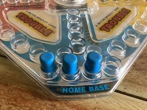 MILTON BRADLEY POP-O-MATIC TROUBLE - SPARE PLAYING PIECE - SALE is FOR 1 BLUE - Bild 1 von 2