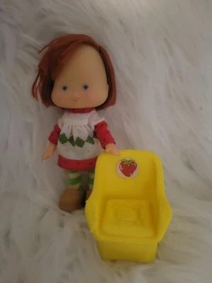 Muñeca y silla Strawberry Shortcake dulce aroma Foto 1 de 4