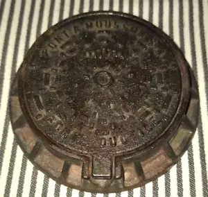 DIFÍCIL DE ENCONTRAR DE COLECCIÓN PONT A MOUSSON 5" CUBIERTA DE ALCANTARILLA DE HIERRO FUNDIDO con CENICERO MARCO BASE - FRANCIA - Imagen 1 de 11