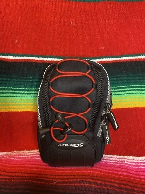 Nintendo DS Gameboy Mini Mochila de Viaje Estuche de Transporte Bolsa Rojo y Negro  Foto 1 de 4