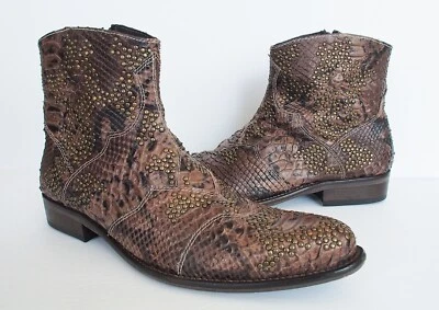 Botas al tobillo True Religion de cuero con tachuelas de serpiente en relieve talla 8 Foto 1 de 4