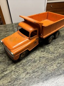Tru Scale IH Hydraulic Dump Truck Vintage Toy Pressed Steel - Picture 1 of 10