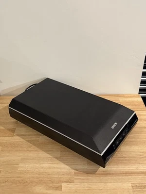 Epson Perfection V600 Photo Color Scanner  - Doesn't Power On - Broken For Parts - Image 1 of 4