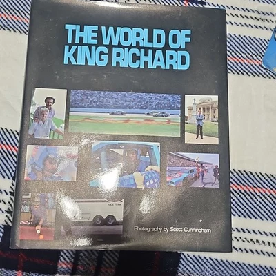 World of King Richard - Scott Cunningham, Richard Petty SIGNED #'d / HAS - Imagem 1 de 2