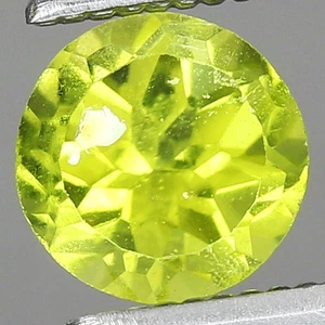 0.56ct t.w 5.1x5.1mm Round Natural Green Peridot Gemstone, Myanmar - Picture 1 of 4