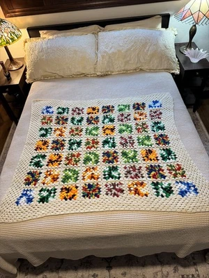 Hecho a mano Retro Crochet Granny Cuadrado Afgano Multicolor Crema Borde Lap Throw Foto 1 de 4