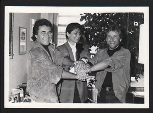 FOTO ORIGINALE AL BANO ROMINA POWER MANFRED WODARA WEA MILANO 1989 CM 13X18 - Picture 1 of 1