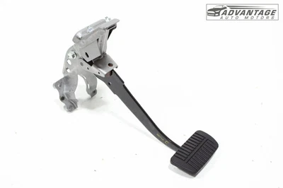 2024 SUBARU CROSSTREK 2.0L PEDAL DE PARADA DE FRENO DE PISO CON SOPORTE OEM Foto 1 de 4