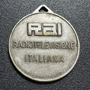 Italy Radio Televisone Italy RAI rare vintage keyfob - Picture 1 of 3