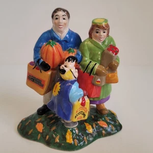 Department 56 Halloween Figurine "Getting Candy For Halloween" Family Descript! - Picture 1 of 16