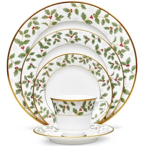 Noritake Holly and Berry Gold 5-Piece (White) Porcelain Place Setting, Service 1 - Picture 1 of 3