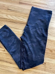 Spanx Leggings Übergröße 1X schwarz/grün Camouflage Leggings Look At Me Now High Rise - Bild 1 von 6